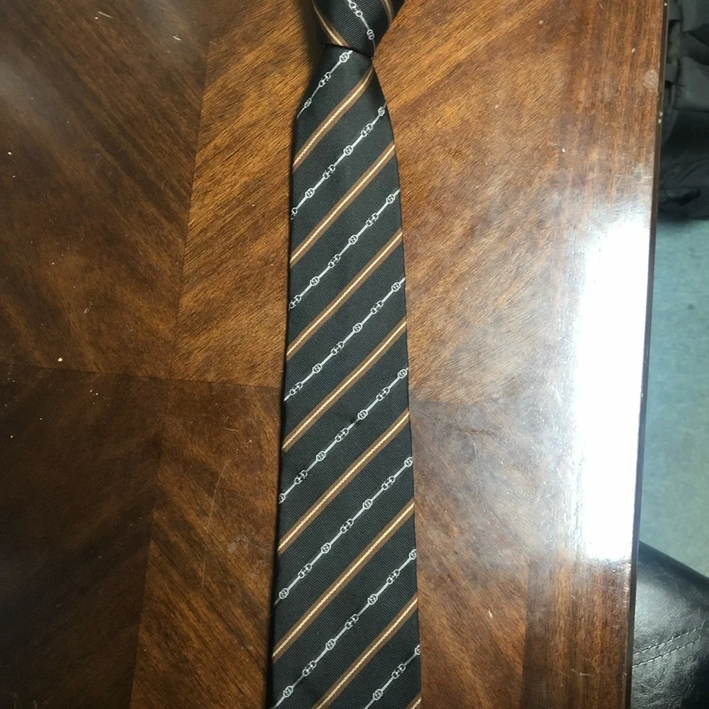 Authentic Gucci Horsebit tie